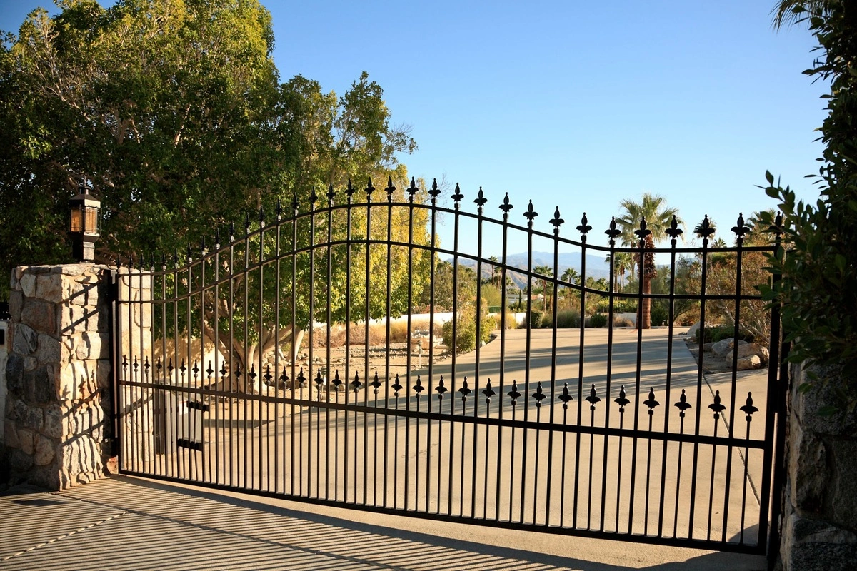 Gate door refinishing