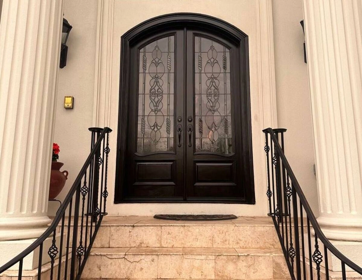 Door refinishing Downtown Los Angeles (DTLA)